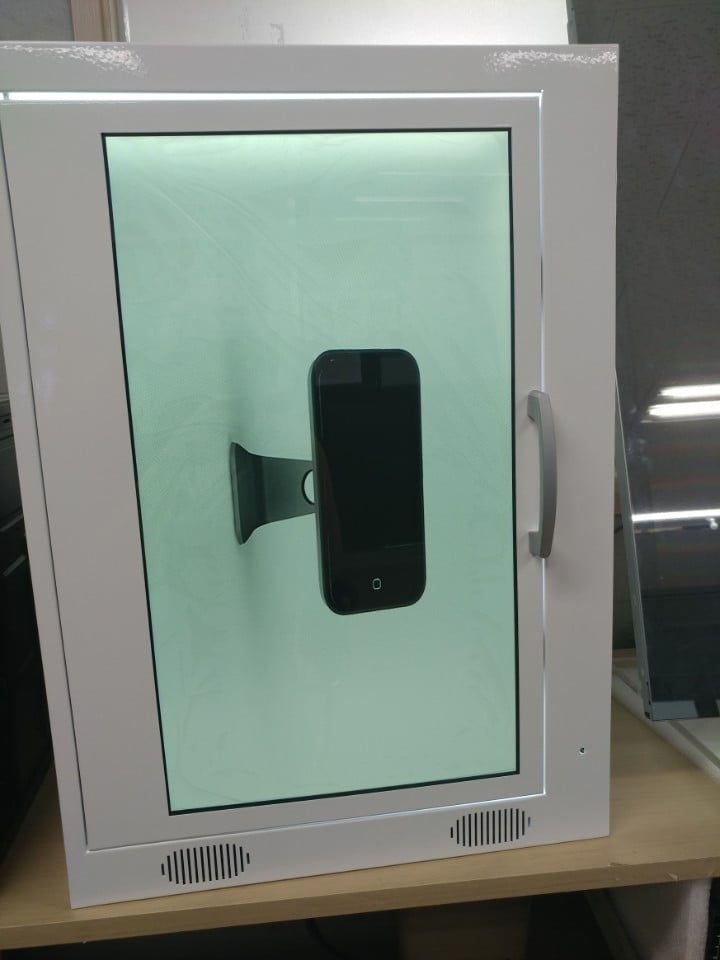 CDS front opening 21.5 showcase