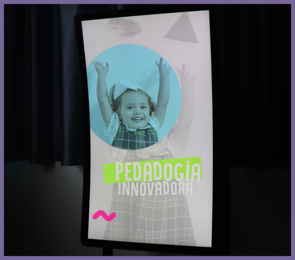 CDS 43 inch curved commercial