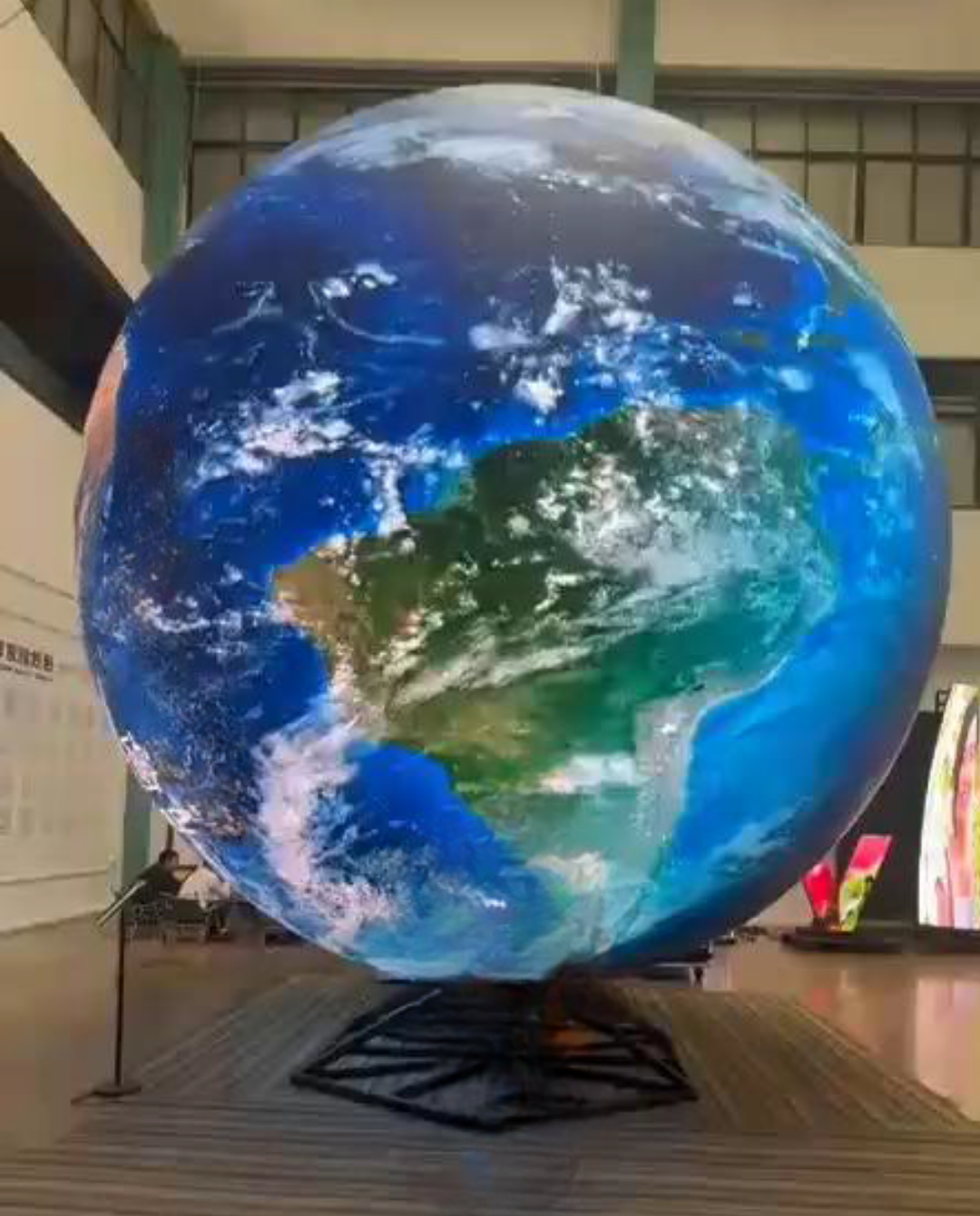 sphere displays impact